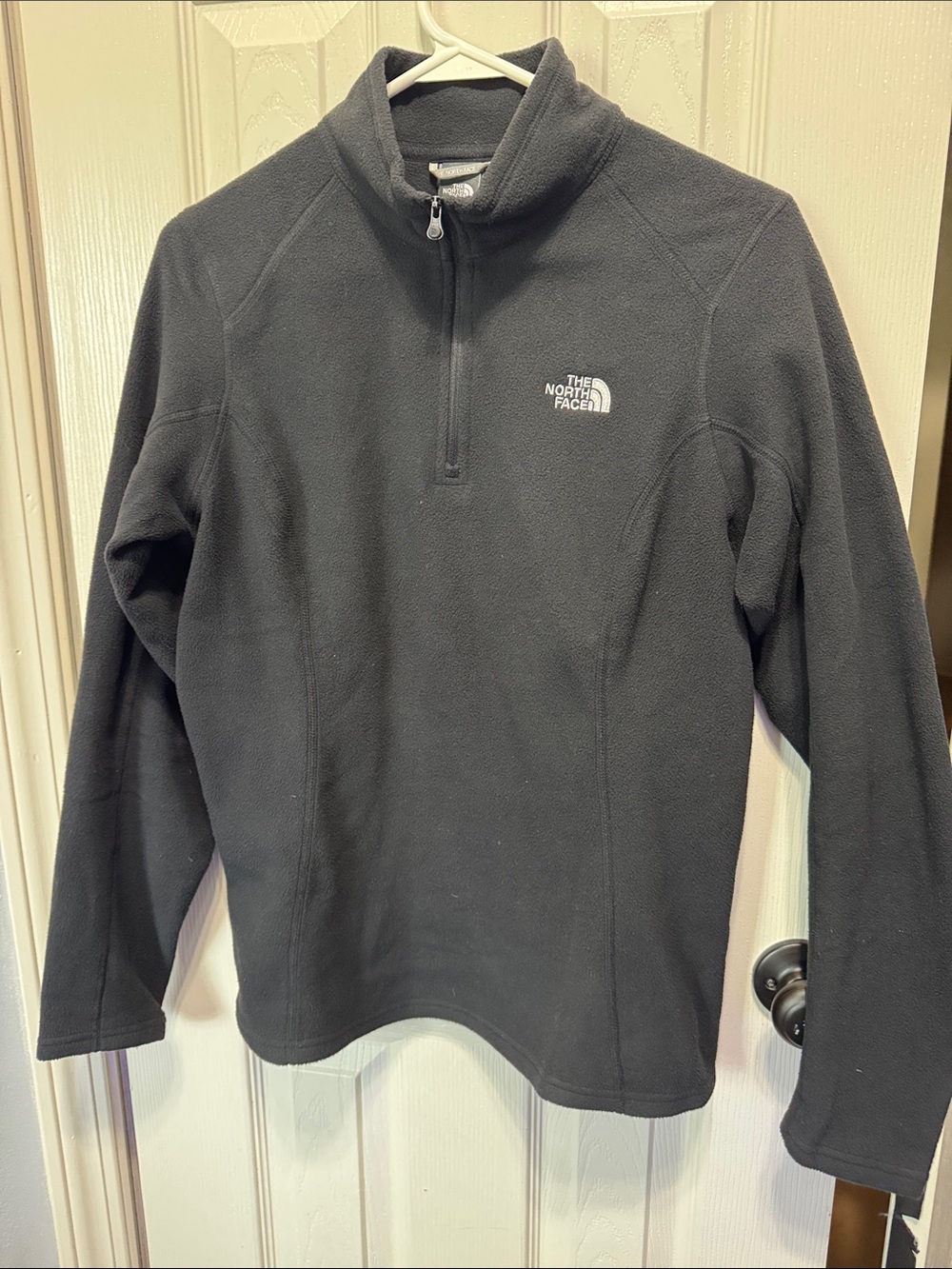 The North Face women’s Charcoal Black Half-Zip Fleece Pullover